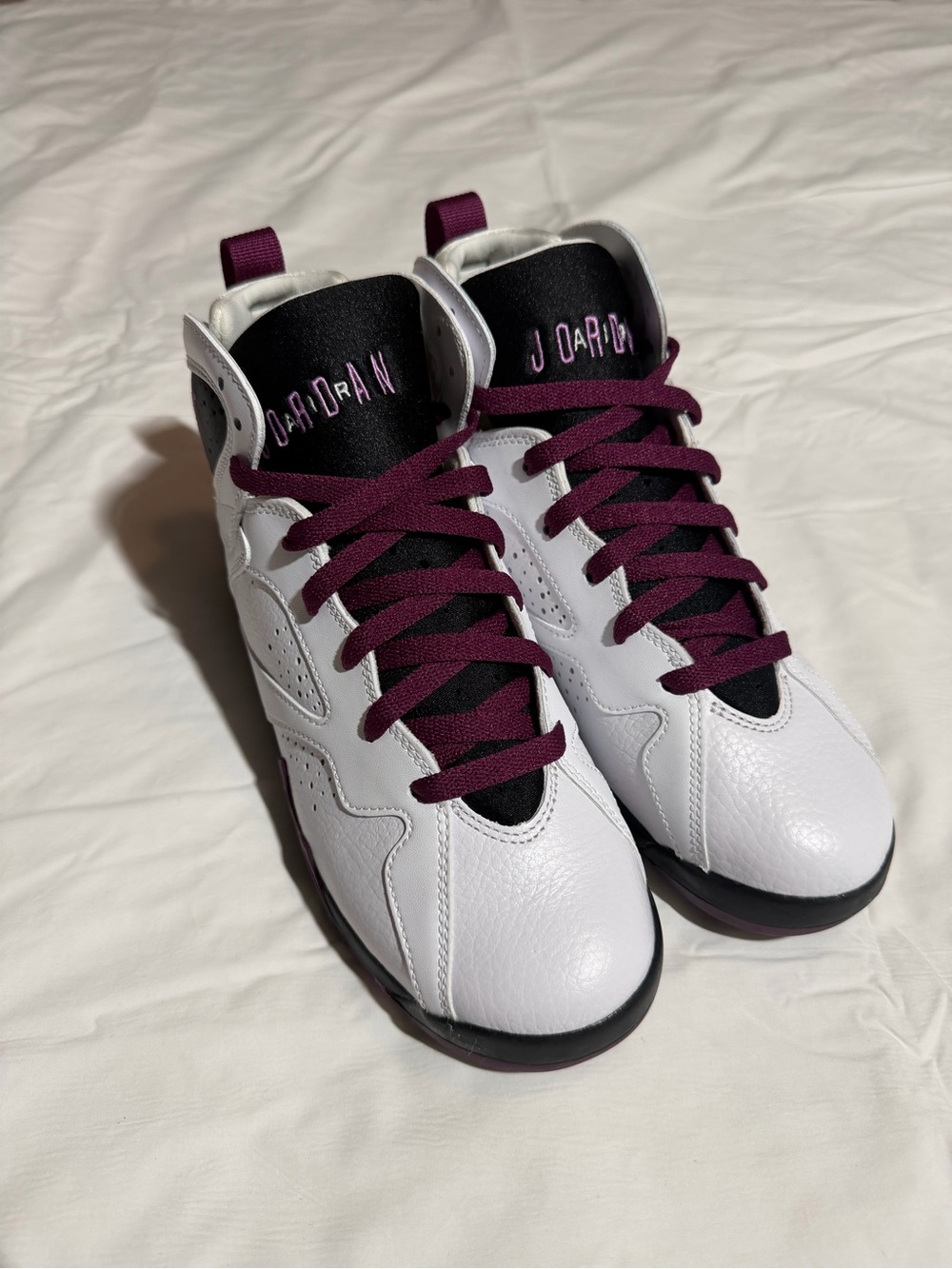 Air Jordan 7 Retro GG size 6.5
White/Fuchsia Glow